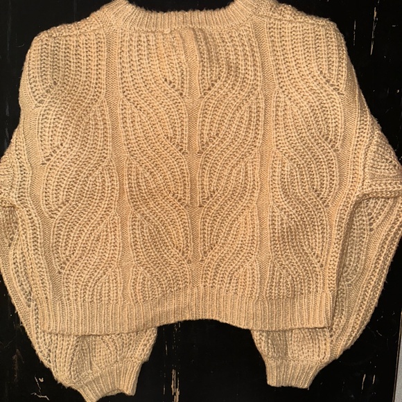 Cropped Beige Sweater - Picture 4 of 5